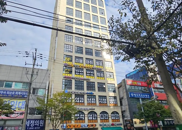 Hotel 루나스카이돔 구 스페이스앤무드 Busan