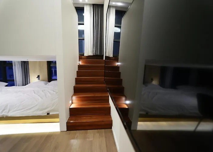 Hotel 루나스카이돔 구 스페이스앤무드 Busan