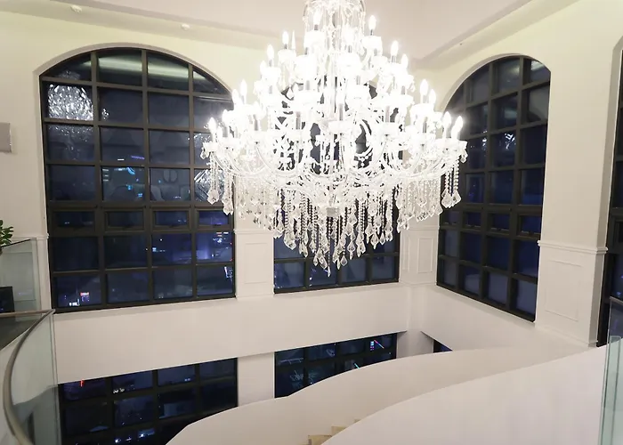 Hotel 루나스카이돔 구 스페이스앤무드 *