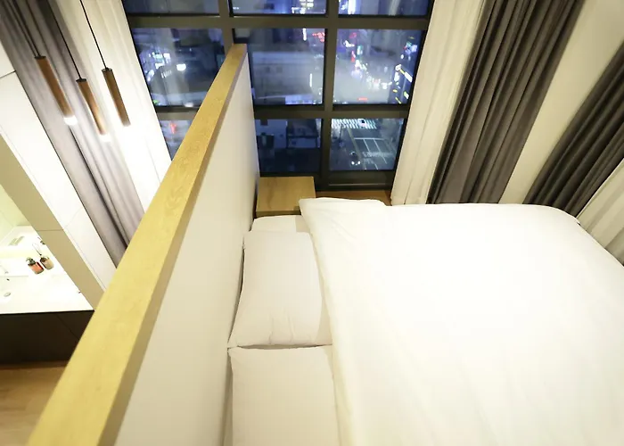 Hotel 루나스카이돔 구 스페이스앤무드