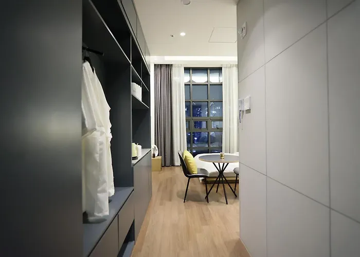 Hotel 루나스카이돔 구 스페이스앤무드 *
