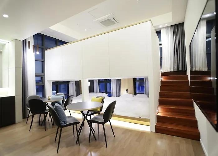 Hotel 루나스카이돔 구 스페이스앤무드 Busan