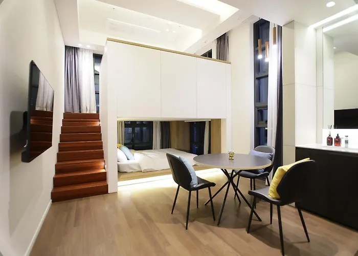 Hotel 루나스카이돔 구 스페이스앤무드 Busan